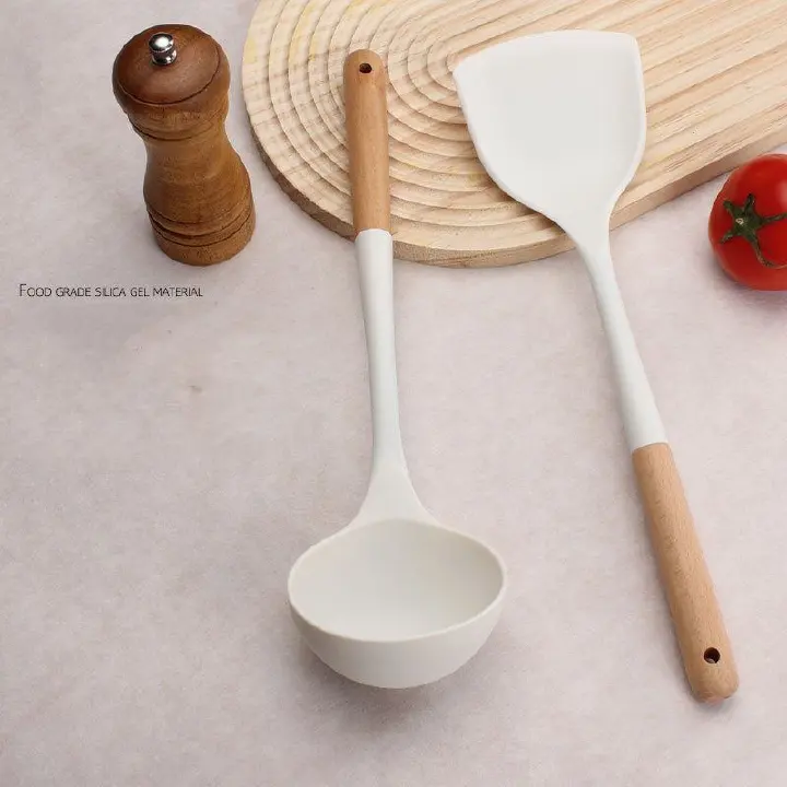 Set of 2PCS Cookware Wooden Handle Silicone Spatula Kitchen Non-Stick Cooking Silicone Spatula Spoon Set Household Cooking Spatula Soup Spoon