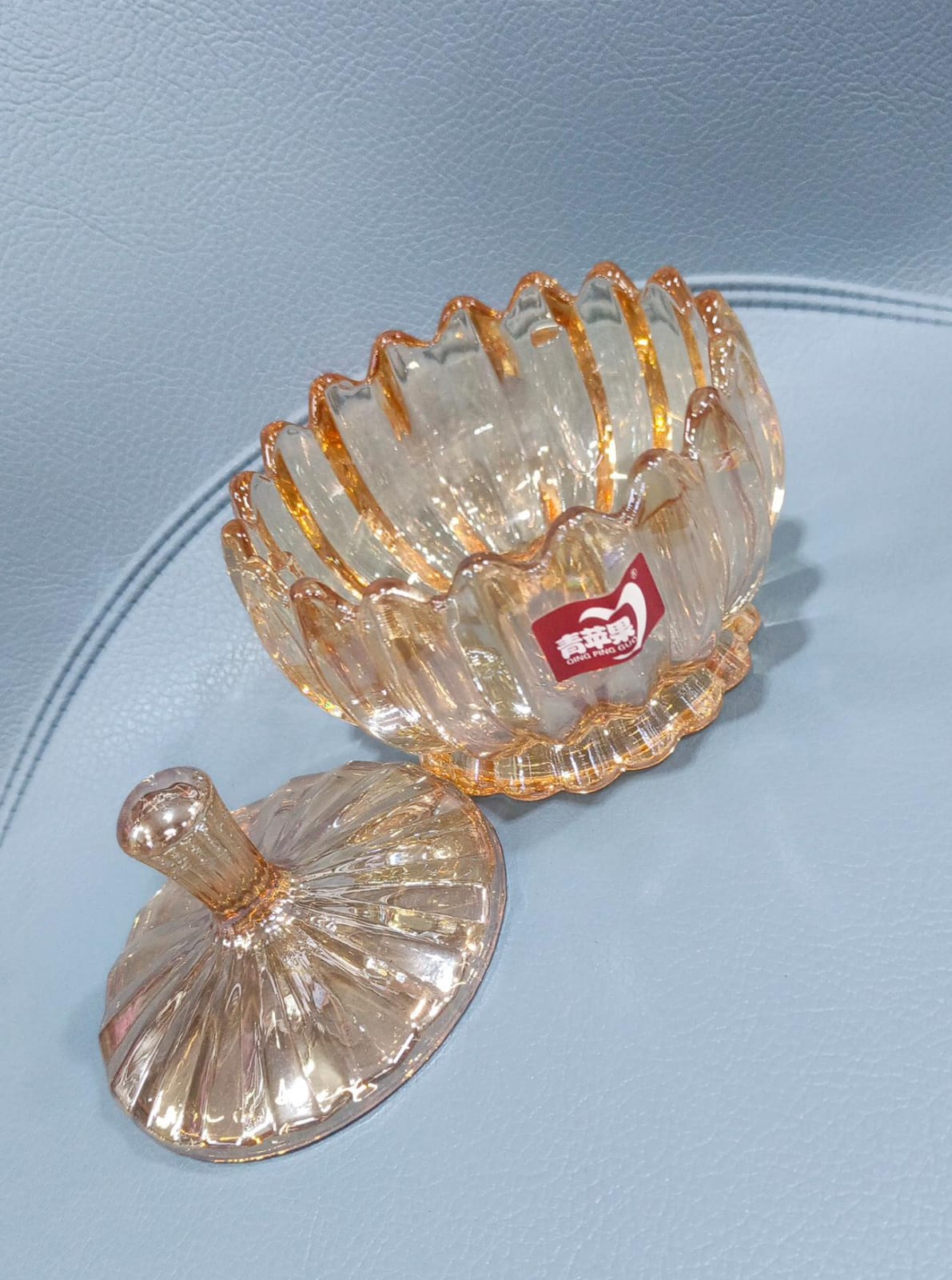 SUGAR DISH / SUGAR BOWL
Add a touch of elegance to your kitchen or dining table with this stylish sugar dish, perfect for storing and serving sugar in a neat and organized way.
✨ Key Features
🍬 Ideal