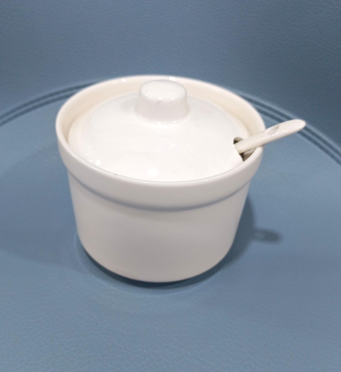 SUGAR DISH / SUGAR BOWL
Add a touch of elegance to your kitchen or dining table with this stylish sugar dish, perfect for storing and serving sugar in a neat and organized way.
✨ Key Features
🍬 Ideal