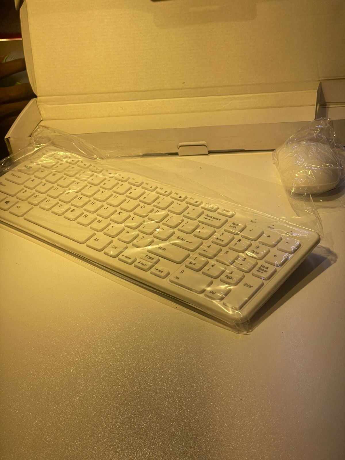 Wireless Keyboard & Mouse Combo FOR PC & Smart TV - White very high speed and with high compatibility