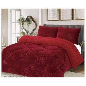 Shiny Woolen Velvet Single Duvet Blanket 5×6 –Warm, Cozy & Durable Comfort Made from soft woolen fabric with a beautiful shiny finish, this duvet provides a smooth and luxurious feel against your skin