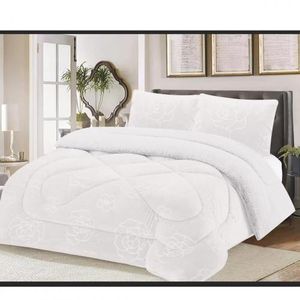 Shiny Woolen Velvet Single Duvet Blanket 5×6 –Warm, Cozy & Durable Comfort Made from soft woolen fabric with a beautiful shiny finish, this duvet provides a smooth and luxurious feel against your skin