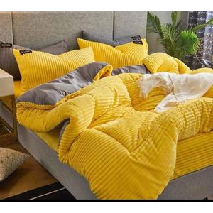 Velvet Single Duvet Blanket 5×6 – Warm, Cozy & Durable Comfort .Designed to provide warmth Made from soft velvet fabric delivers a smooth and cozy feel that keeps you comfortable throughout the night