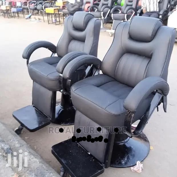 Barber Chair (Kinyozi Chair) – Professional Salon Comfort
Upgrade your barbershop with this premium barber chair (Kinyozi chair) designed for comfort, durability, and professional use in Kenyan salons