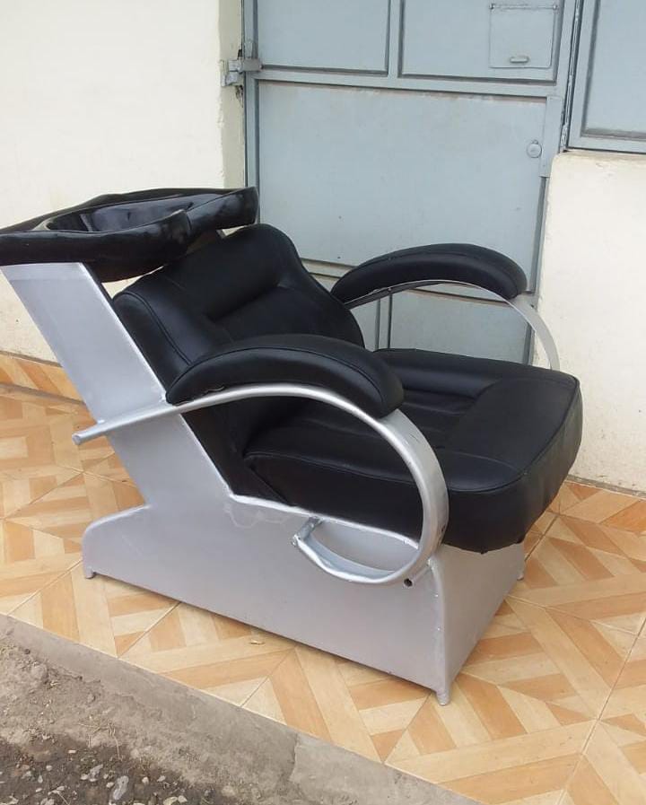 Kinyozi Washing Chair / Salon Sink Station – Where Comfort Meets Function! 💦

Upgrade your salon with this versatile 2-in-1 barber chair & shampoo sink, designed for seamless hair washing and total c