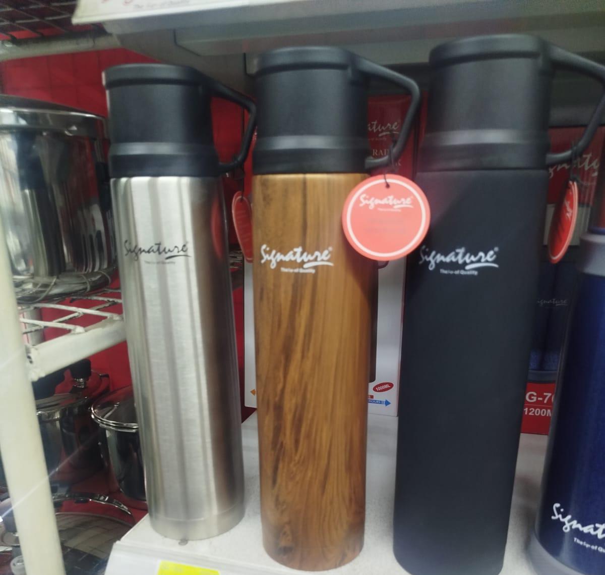 Signature 1L Vacuum Flask
The Signature 1L Vacuum Flask is a durable, portable stainless steel thermos designed to keep drinks hot or cold for extended periods, making it ideal for travel, office use,