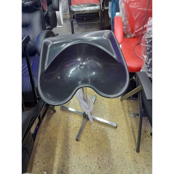 Portable Salon Sink / Medium Hair Washing Basin — the perfect solution for convenient, mess-free hair washing anywhere! 💇‍♀️🧼✨
Designed for both professional and home use, this medium-sized basin of