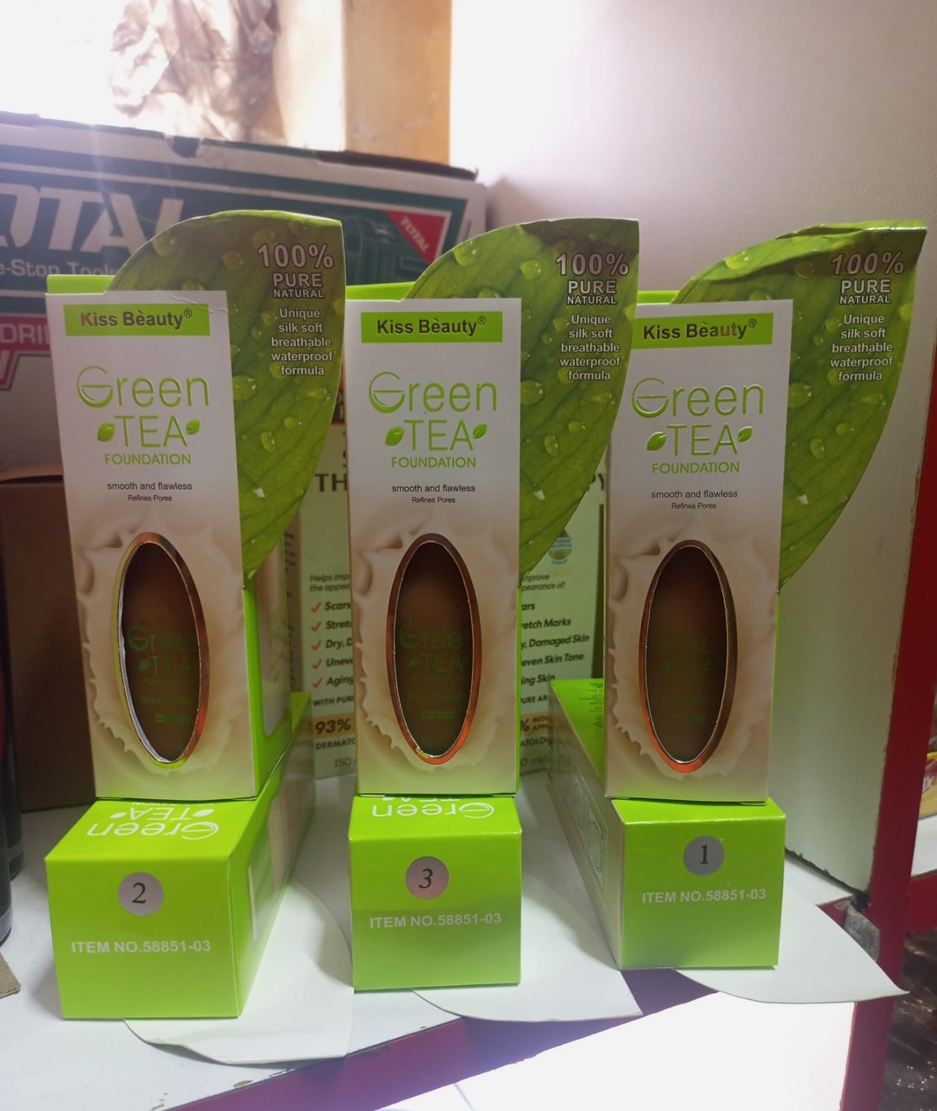 Kiss beauty foundation Kiss Beauty green Tea Foundation smooth and flawless refines pores 100% pure natural unique silk soft breathable waterproof formula makeup Foundation