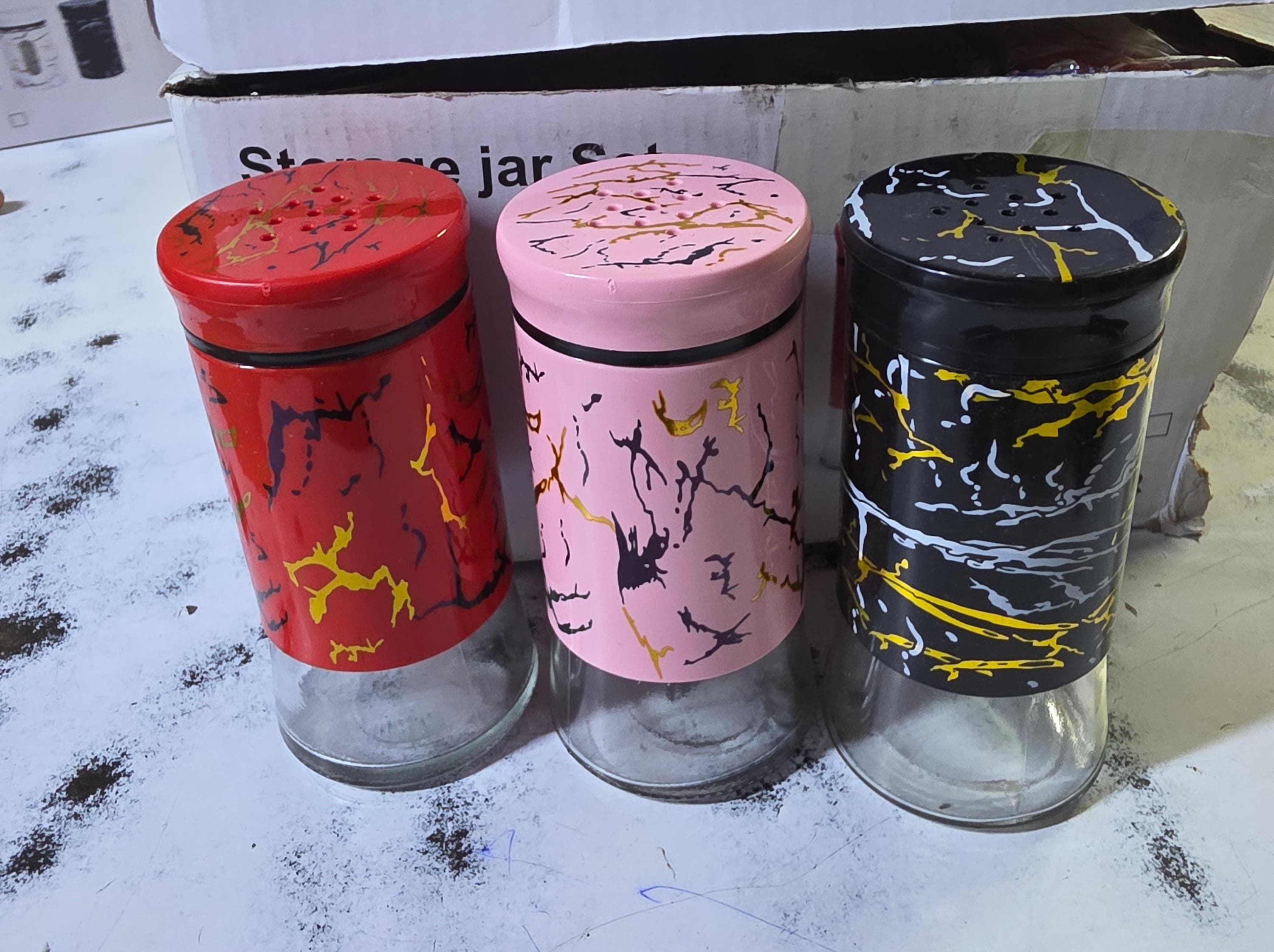 Marble salt pepper shaker with glass bottom that helps know when salt is getting low on shaker,marble salt shaker