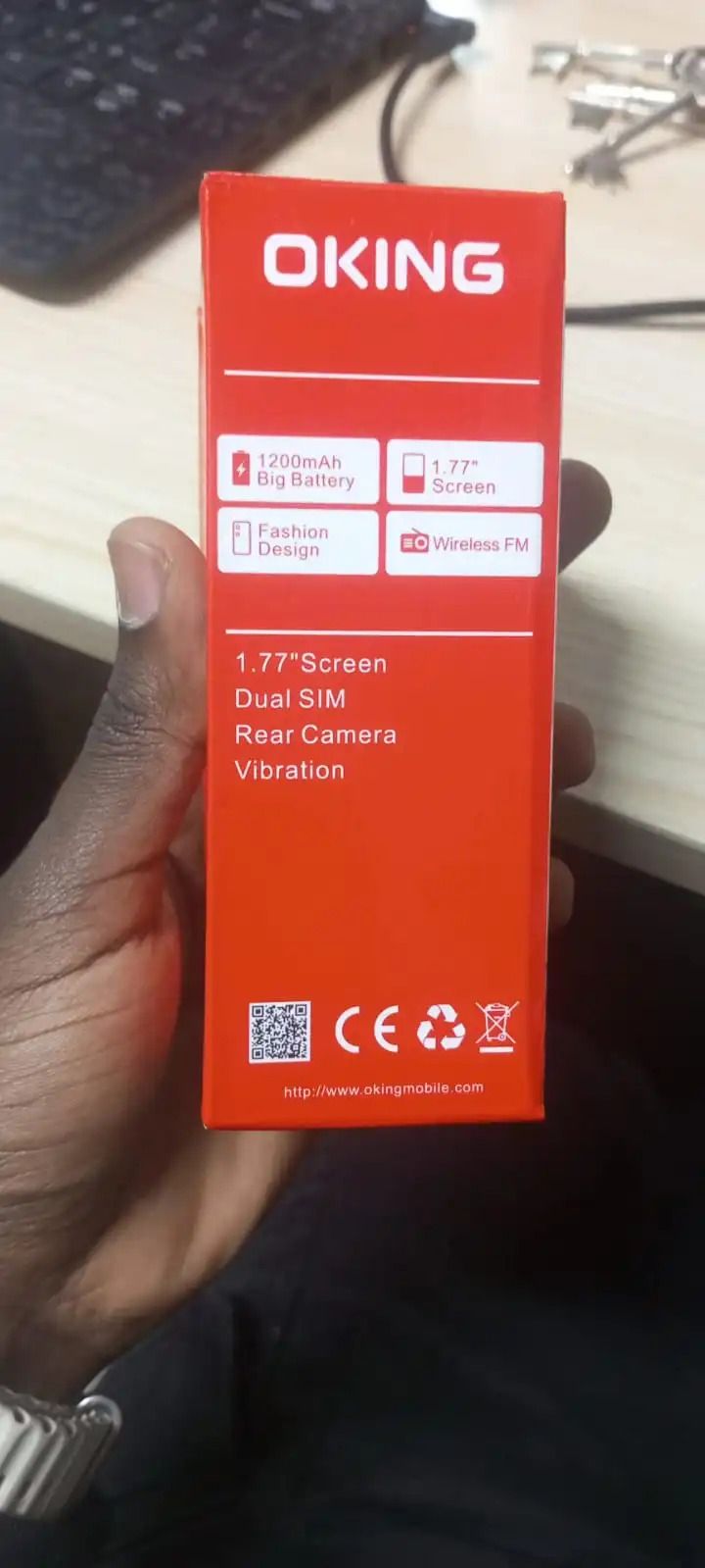 Oking 353 OKING OK353  1.77 inch screen Display 1200mAH battery, bright flashlight with big buttons and back camera and wireless FM featured phone
