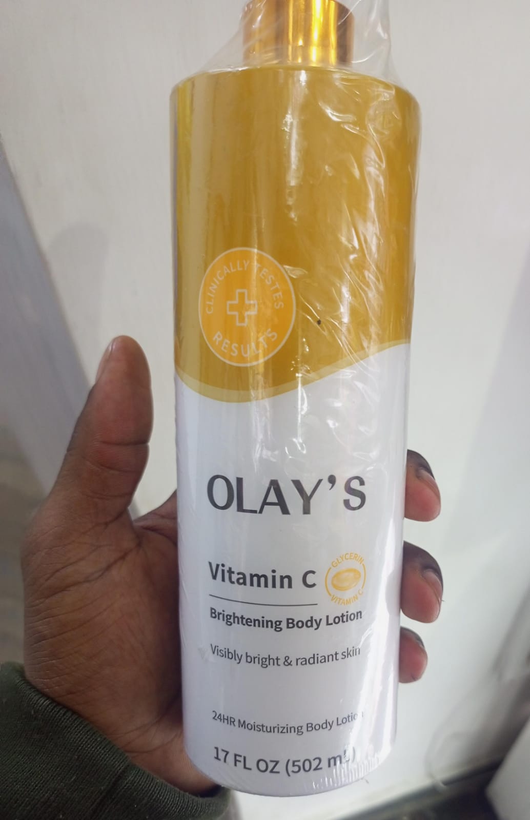 Olay's Vitamin C Brightening Body Lotion visibly bright and radiant skin 24Hour moisturizing OLAYS body lotion