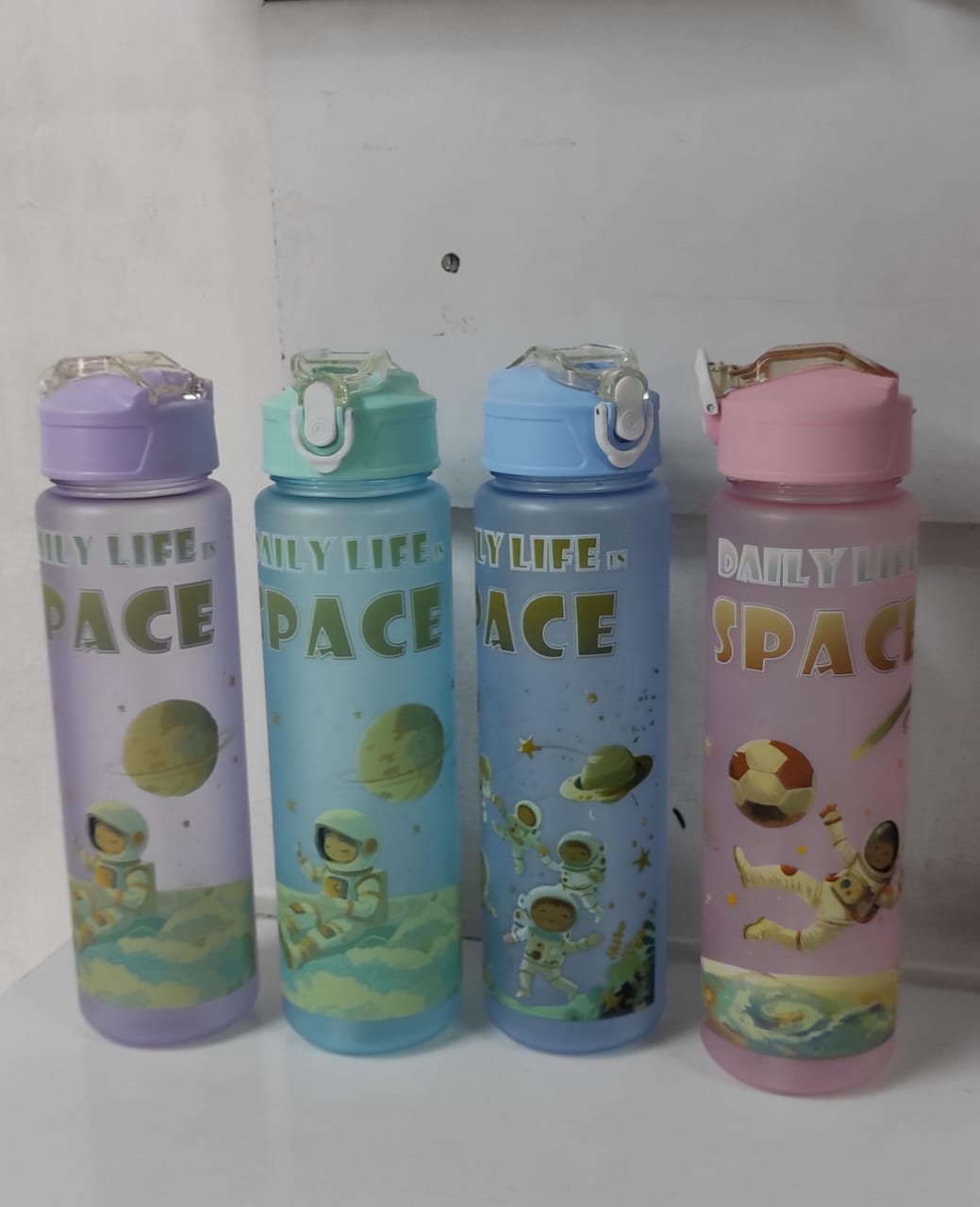 850ml Kids Space Frosted Water Bottle Keep your child hydrated in style with the 850ml Kids Space Frosted Water Bottle
