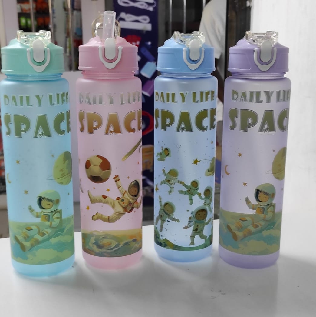 850ml Kids Space Frosted Water Bottle Keep your child hydrated in style with the 850ml Kids Space Frosted Water Bottle