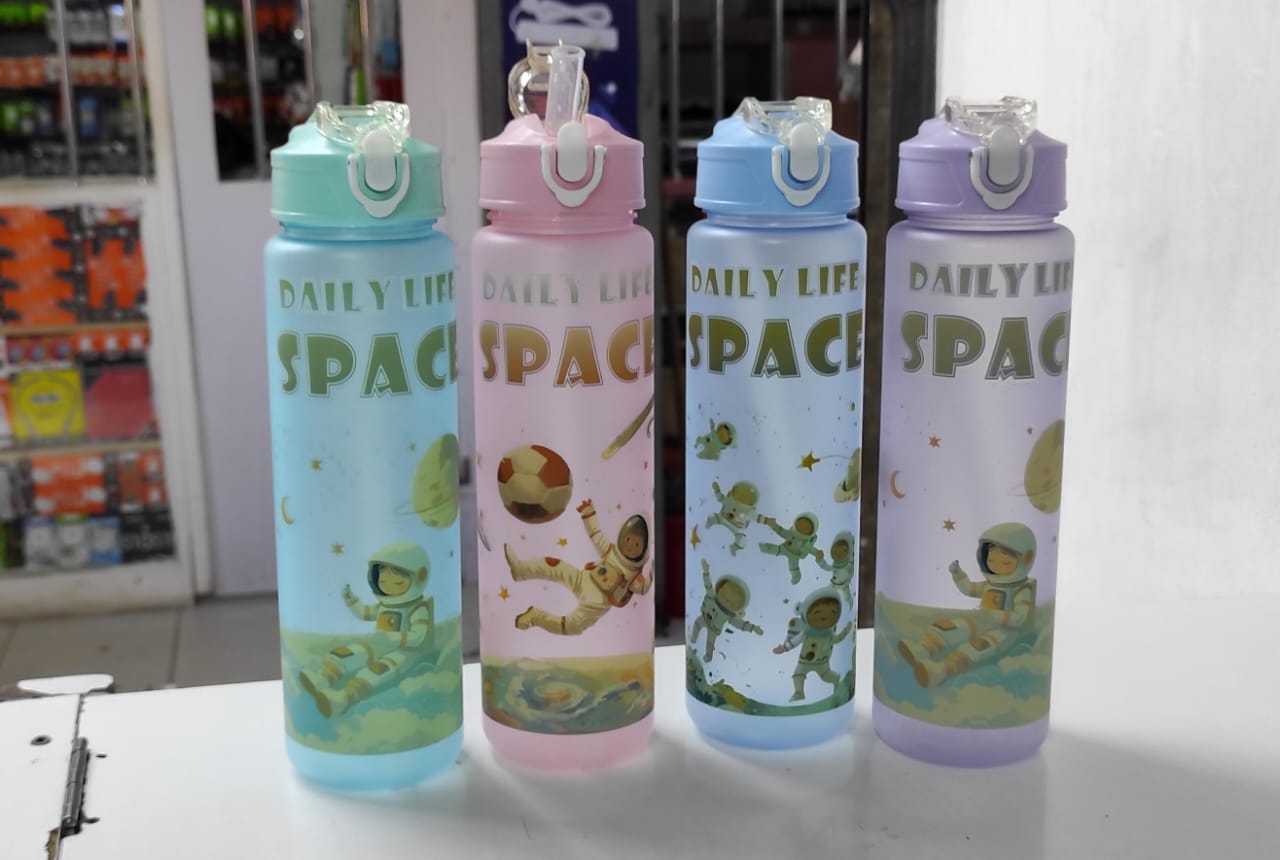 850ml Kids Space Frosted Water Bottle Keep your child hydrated in style with the 850ml Kids Space Frosted Water Bottle