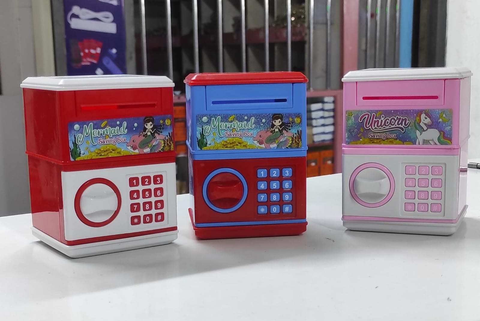 Manual mini kids home bank, Cash Coins Saving Box, ATM Money Boxes,Piggy Bank deposit box Key Lock Piggy bank note Cash Saving Money Box Counter, Mini Safe deposit Box Child Gift size:11*8*7.5cm