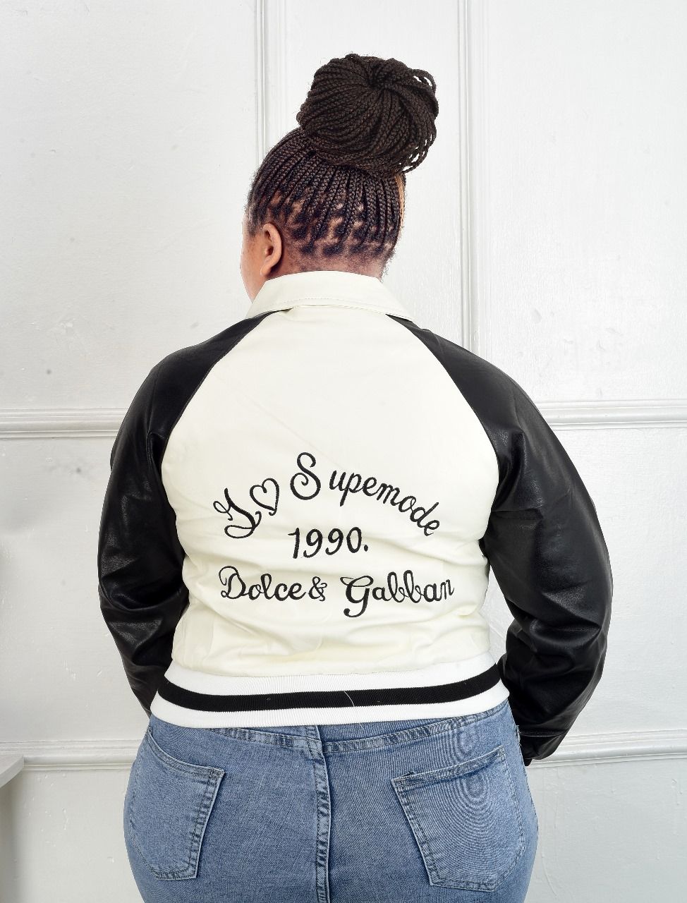 Clothes > Women's Clothing > Tops > Jackets