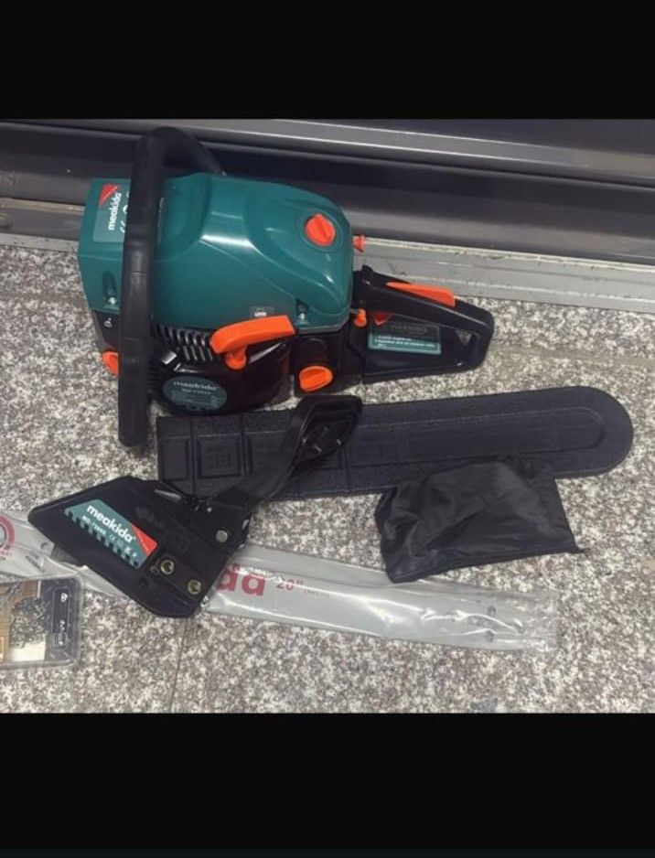 Meakida gasoline chainsaw