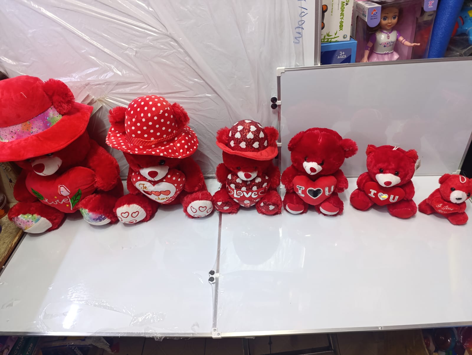 Teddy bears 1pc 23cm Warning: Keep away from fire
Filling: Cotton
Features: Flashing/Soft
Animal: Bear