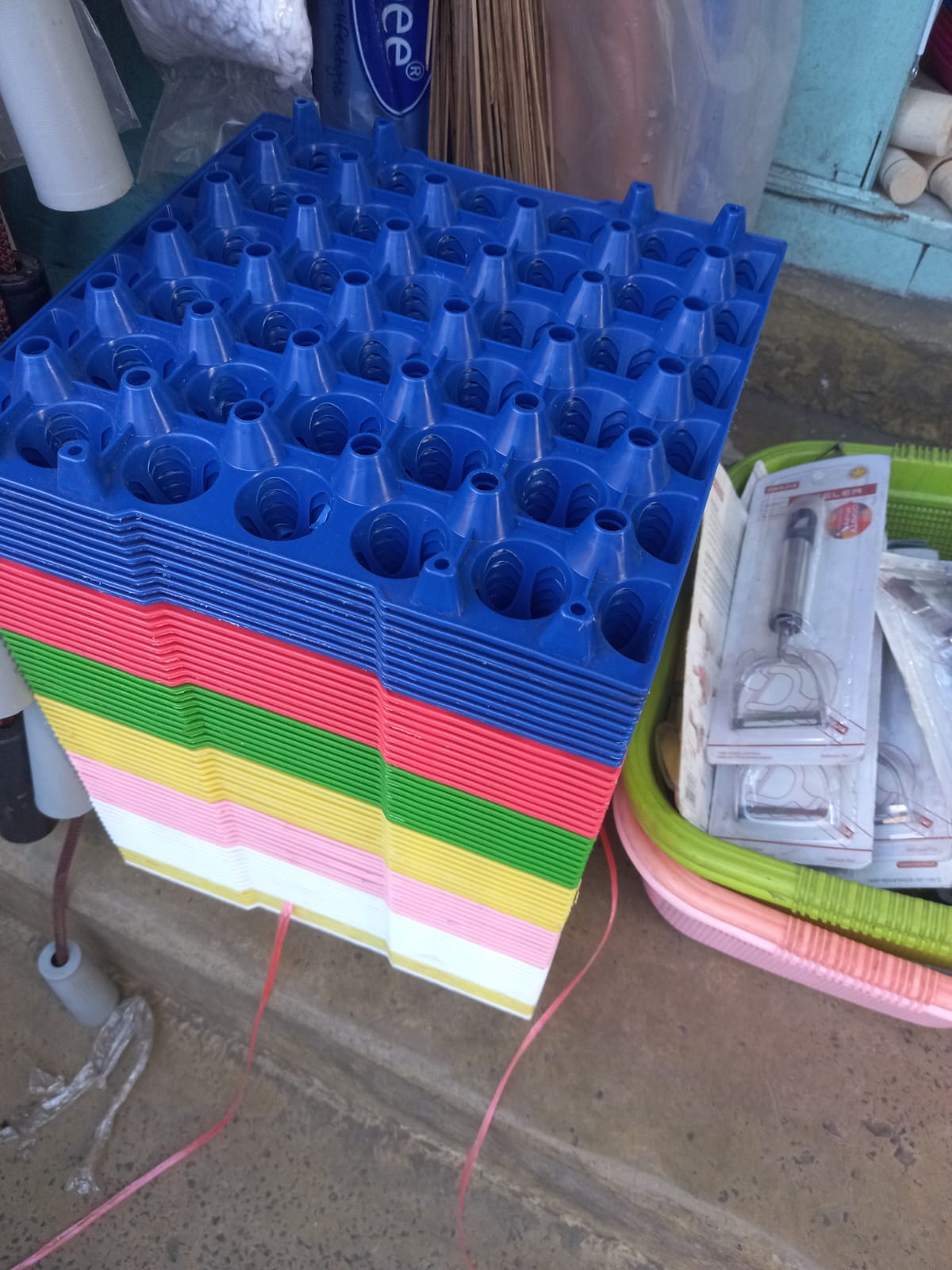 10 PCS PLASTIC EGG TRAYS - 30 EGGS CAPACITY PER TRAY