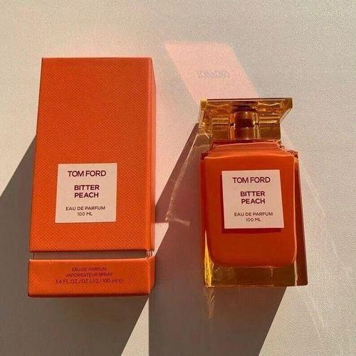 TOM FORD Bitter Peach PerfumeThe Tom Ford Bitter Peach fragrance combines fruity and floral in a captivating scent. The perfume contains notes of blood orange, peach and patchouli.