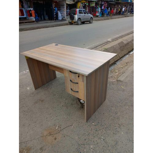 CLEARANCE OFFER 0.9m Office Desk Table with Drawers