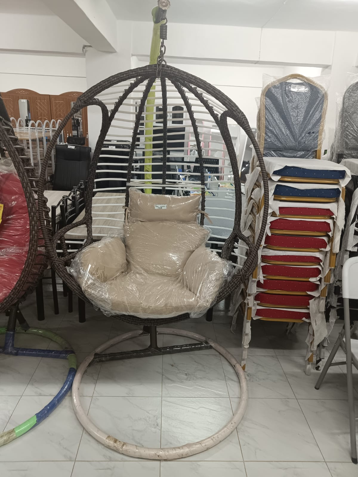 CLEARANCE OFFER Executive Outdoor swing chair