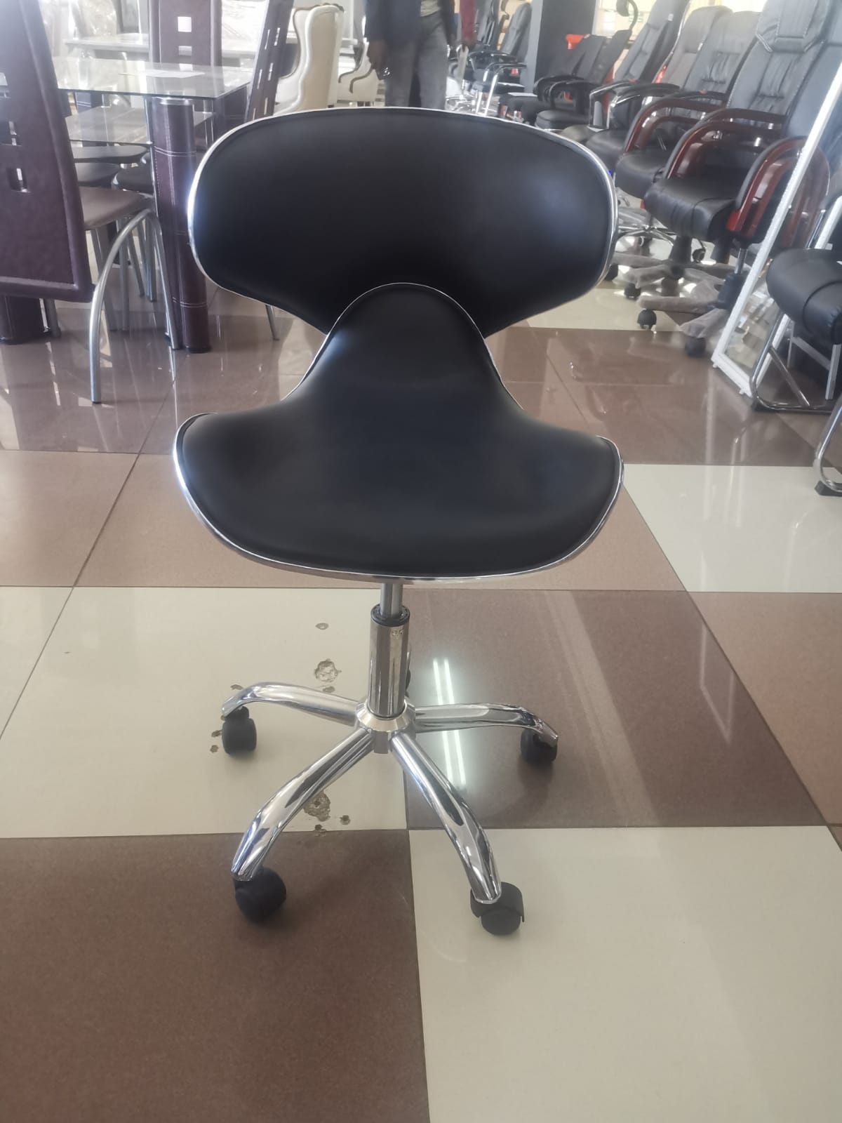 CLEARANCE OFFER Executive bar/office /salon chair