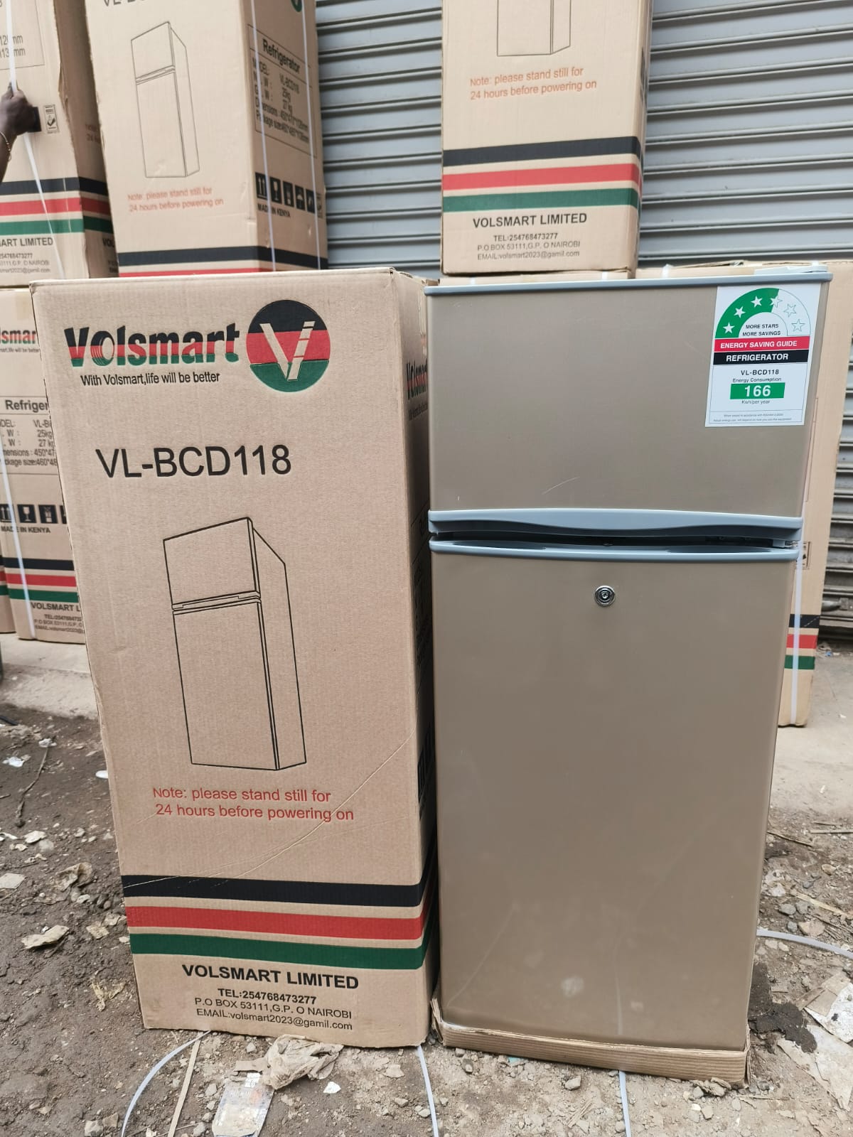 Volsmart 118L Fridge Freezer Energy Saving Double Doors Refrigerator VL-BCD118    Double-door and dual-temperature design, various foods can be stored separately.

6. Anti-fall fruit and vegetable bas