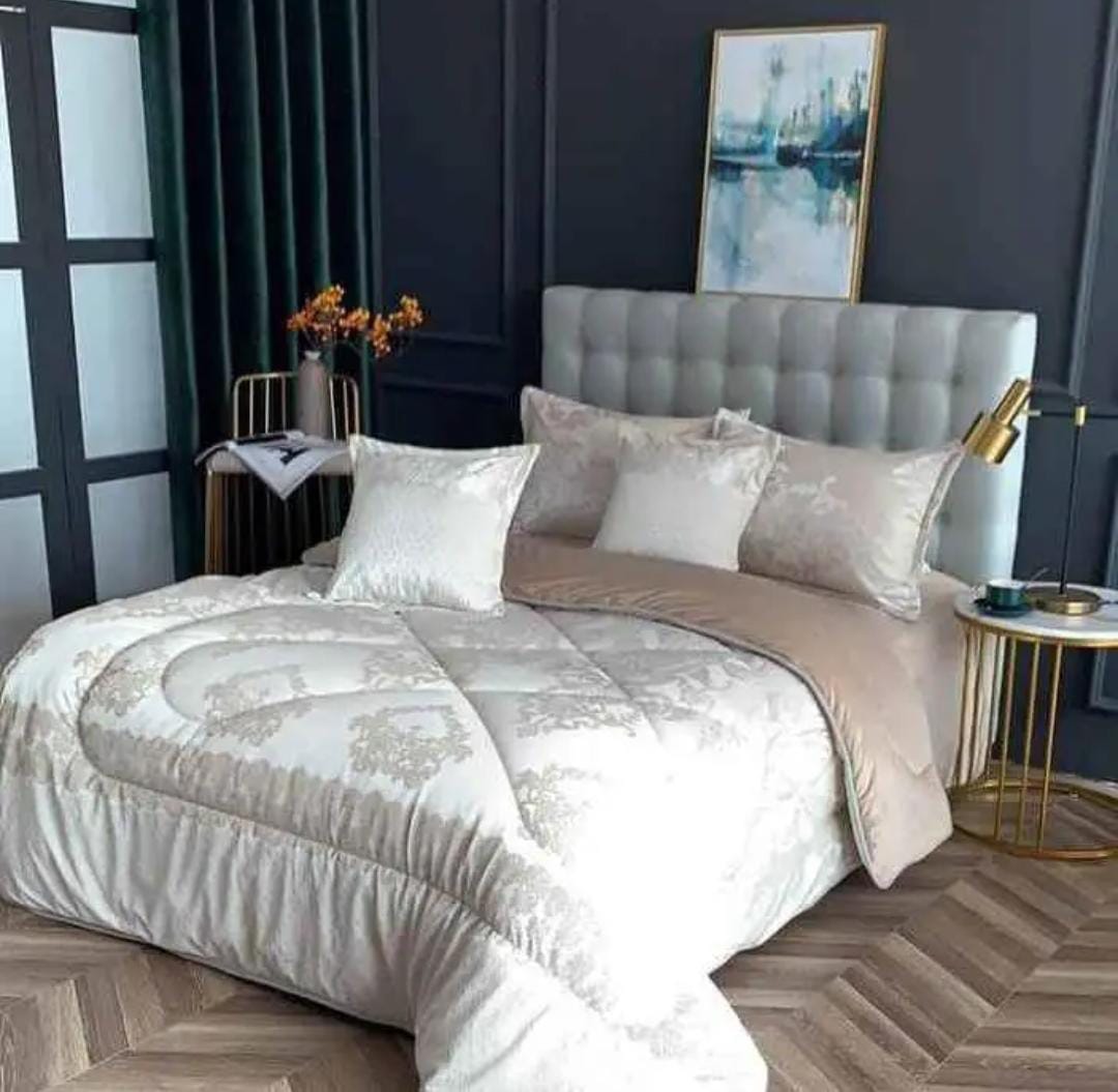 🔅Silk duvets
✨1 pc duvet 
✨1 pc bedsheet 
✨2 pcs pillow cases , . Tailored for a perfect fit and made with the finest imported microfiber yarns for ultimate comfort