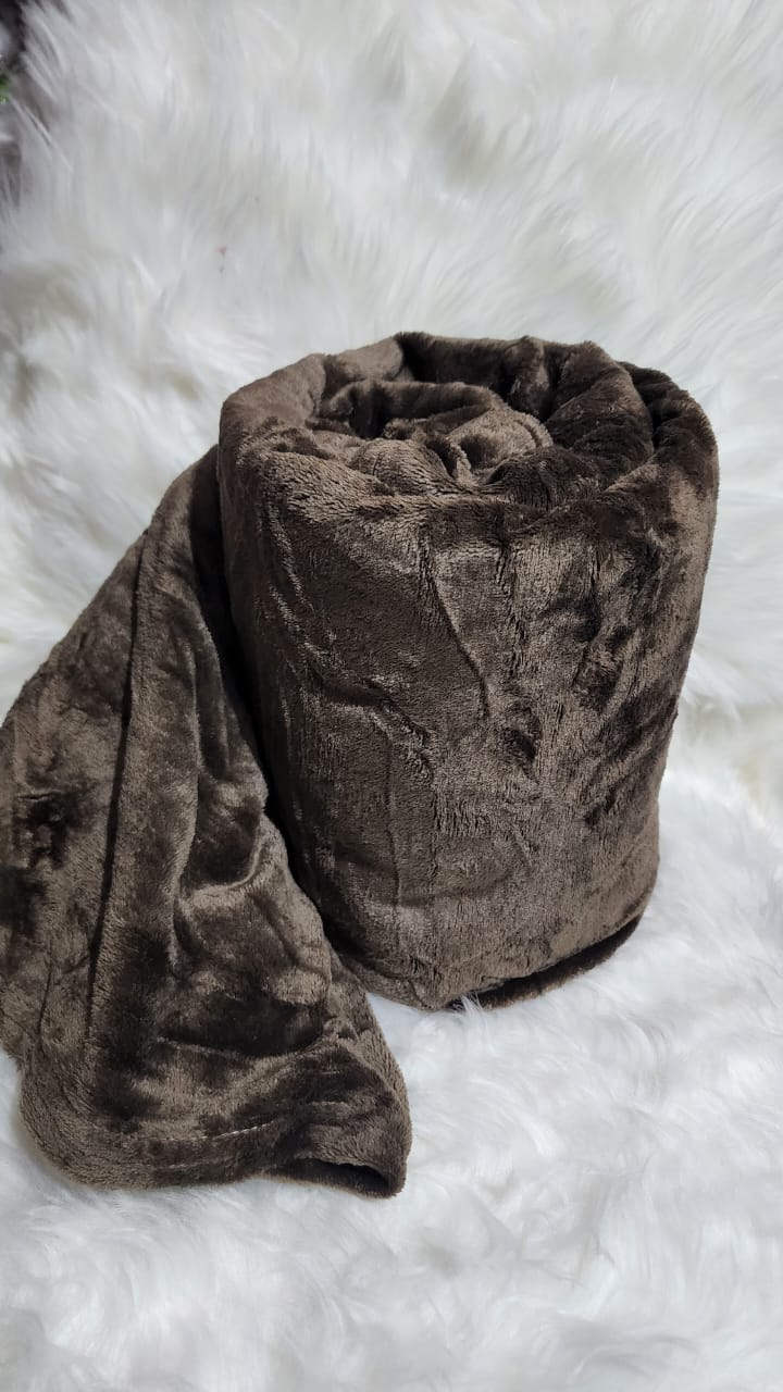 Fleece Throw Fleece Blanket   This comfy, cozy and Ultra-Plush warm fleece blanket provides better fade & stain resistant than cotton blankets - Unlike cotton has little elasticity to retain shape, Mi