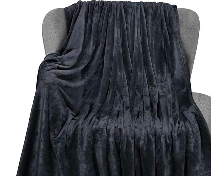 Fleece Throw Fleece Blanket   This comfy, cozy and Ultra-Plush warm fleece blanket provides better fade & stain resistant than cotton blankets - Unlike cotton has little elasticity to retain shape, Mi