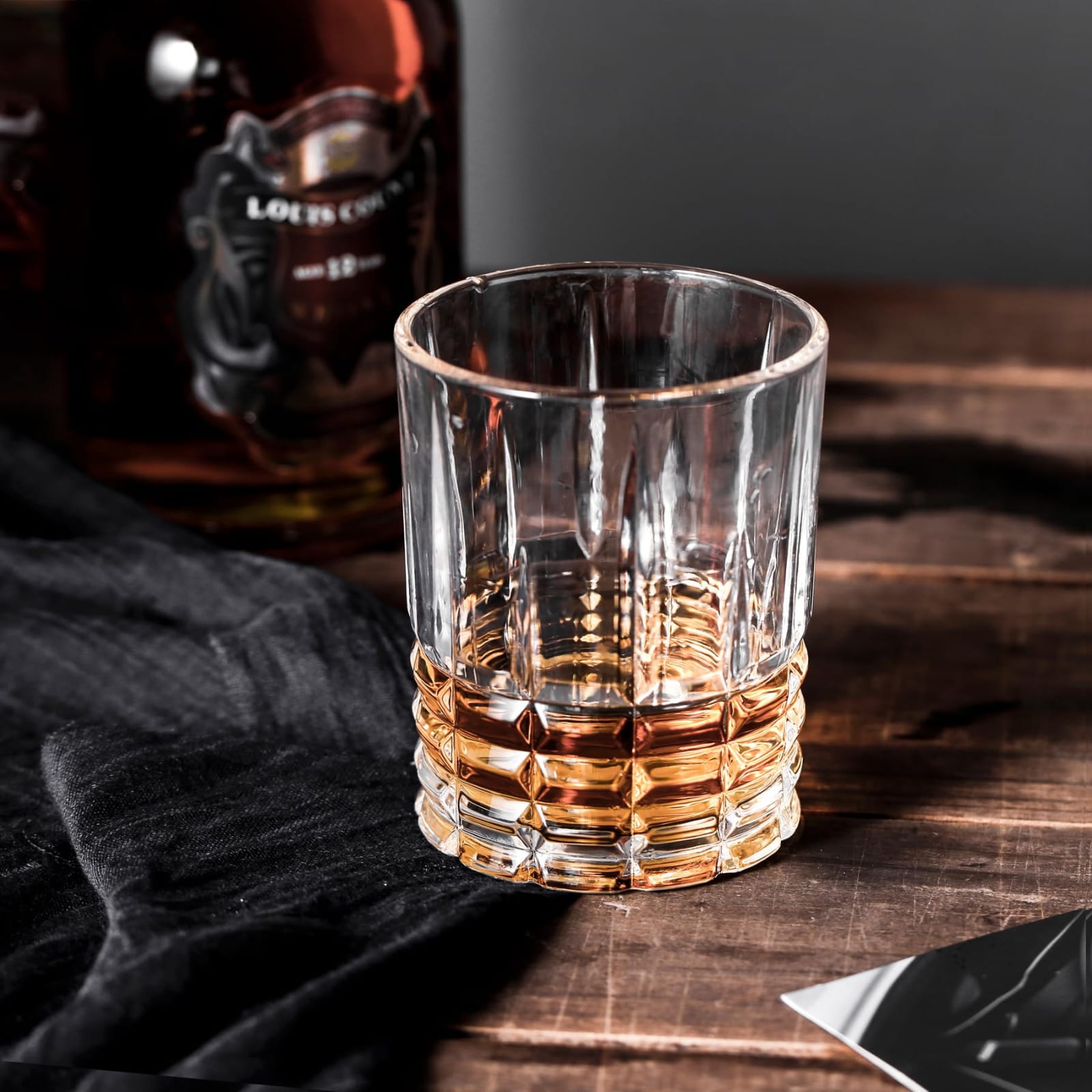 Whiskey glass  Crafted from durable, lead-free crystal-clear glass, they combine style, comfort, and practicality. Ideal for whiskey, juice, cocktails, or water, these glasses bring elegance to any ho