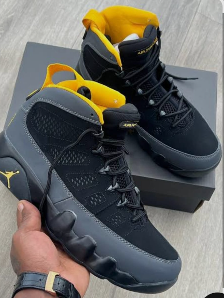 ORIGINAL NIKE AIR JORDAN 9, FASHIONABLE SNEAKERES BLACK AND YELLOW. (AIR FORECE 1 AIRFORCE)