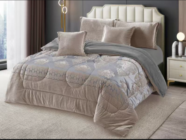 [ 🔔 ALERT OFFER 🔔🤩✨ !!! ] 6 Pcs Size 6×6/6×7  Luxury Silk velvet fleece Duvet-◻️1 Duvet ▫️ 1 bedsheet ▫️2pc throwcases▫️ 2pillowcases