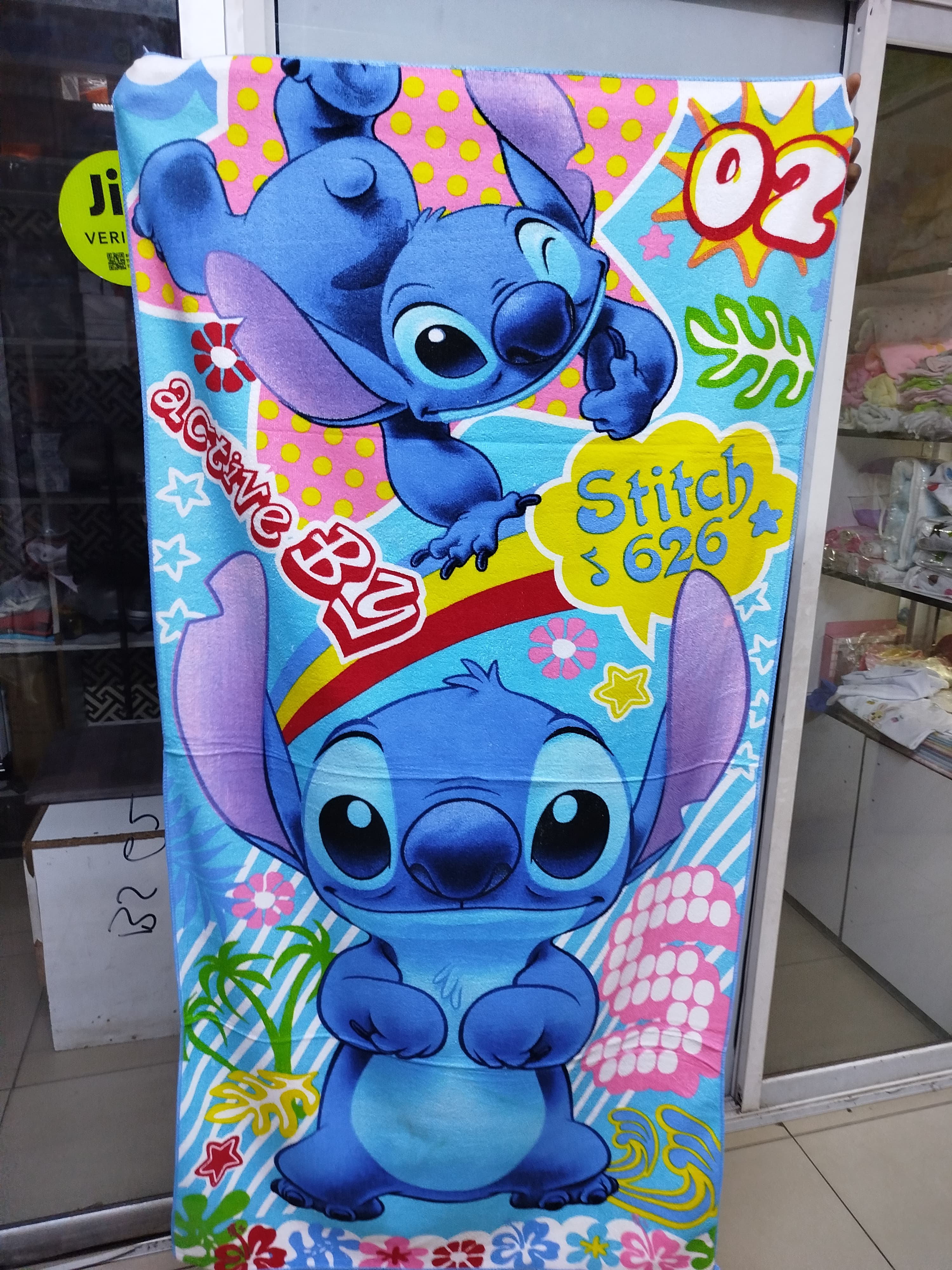 Fashion Cartoon themed kids towel.Dimensions: 70 x140cm
Material: 100% Cotton
High absorbency
Soft feel
Ease of care.absorbent, fluffy bath towel after a warm shower! Made of 100% cotton fabric, this