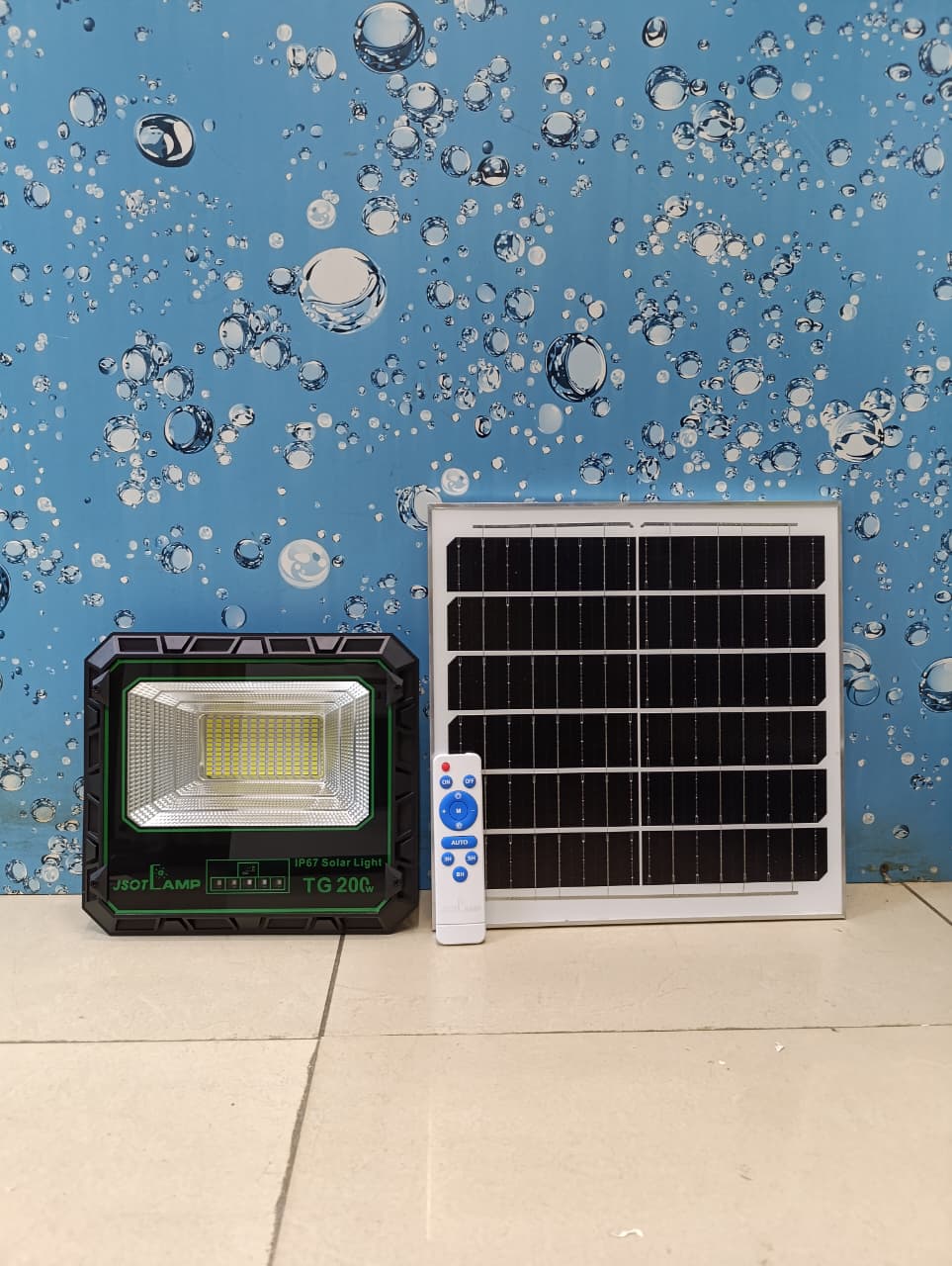 🎇JSOT 200W Solar Floodlight – Dusk to Dawn + Remote + Solar Panel – IP67 Waterproof🎀Dusk to Dawn Sensor – Automatically turns on at night & off at dawn
???? High-Capacity Battery – Long-lasting powe