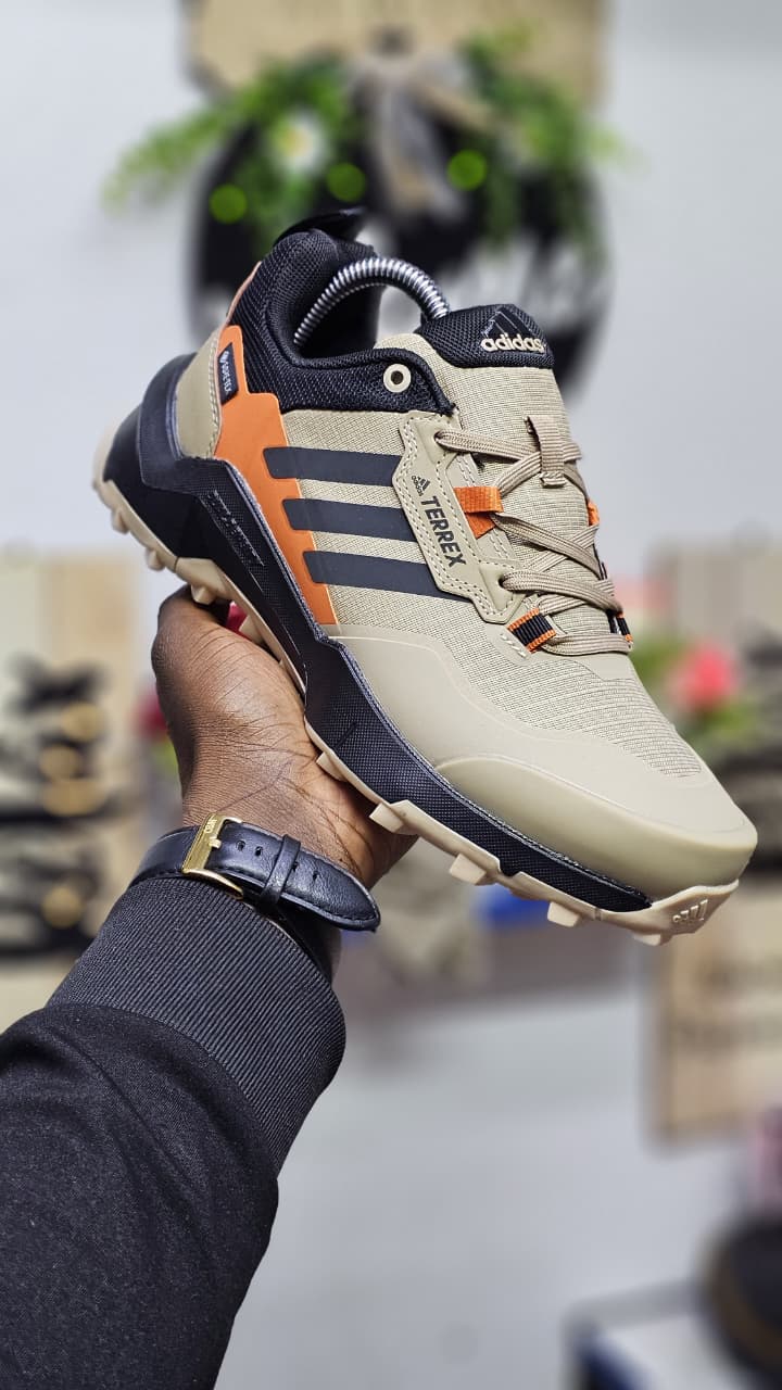 Generic Quality Unisex Men's Shoes Sneakers Stylish, Durable & Budget-Friendly