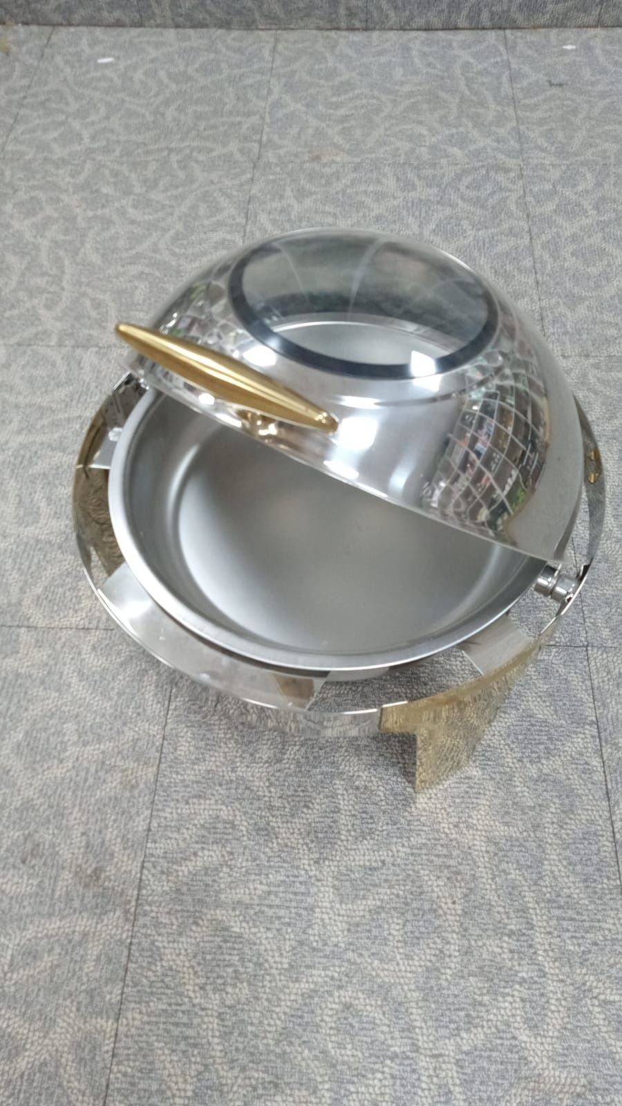 Chaffing Dish With Gold Stands Elegant, Durable & Perfect For Weddings, Parties And Luxury Dining