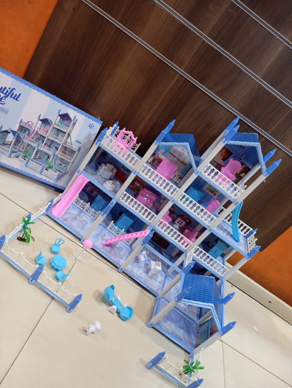 BEAUTIFUL BARBIE DOLL HOUSE