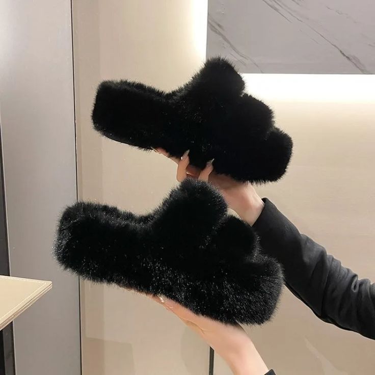 Fluffy lady slides sandals cute affordable stylish elegant size 35 to size 43 normal fitting