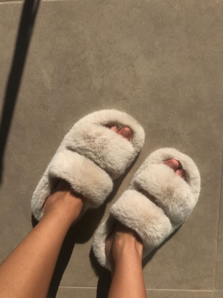Fluffy lady slides sandals cute affordable stylish elegant size 35 to size 43 normal fitting