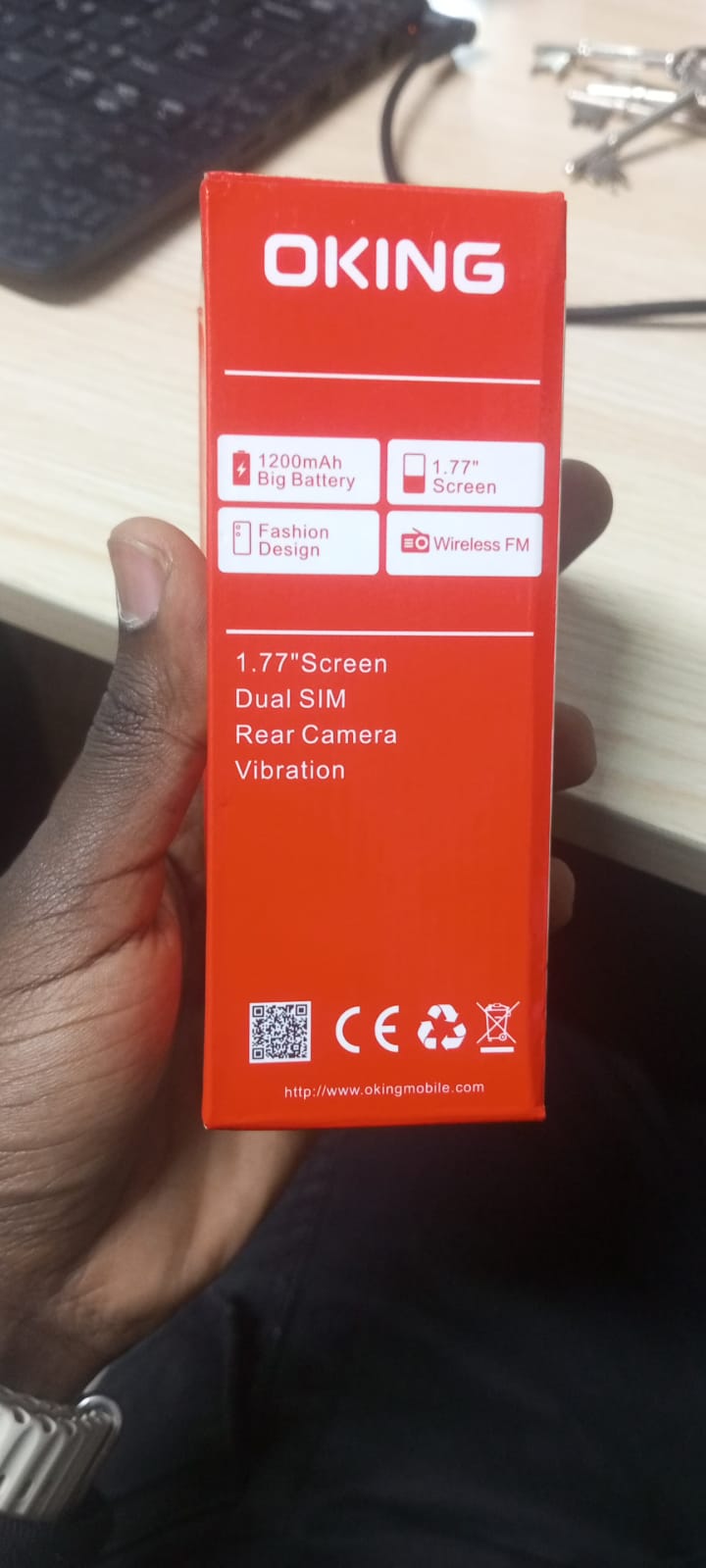 Oking OK353 1.77 INCH Display 1200mAH battery, bright flashlight, Vibration, Wireless FM with big buttons and Rear Camera FEATURE PHONE!!!