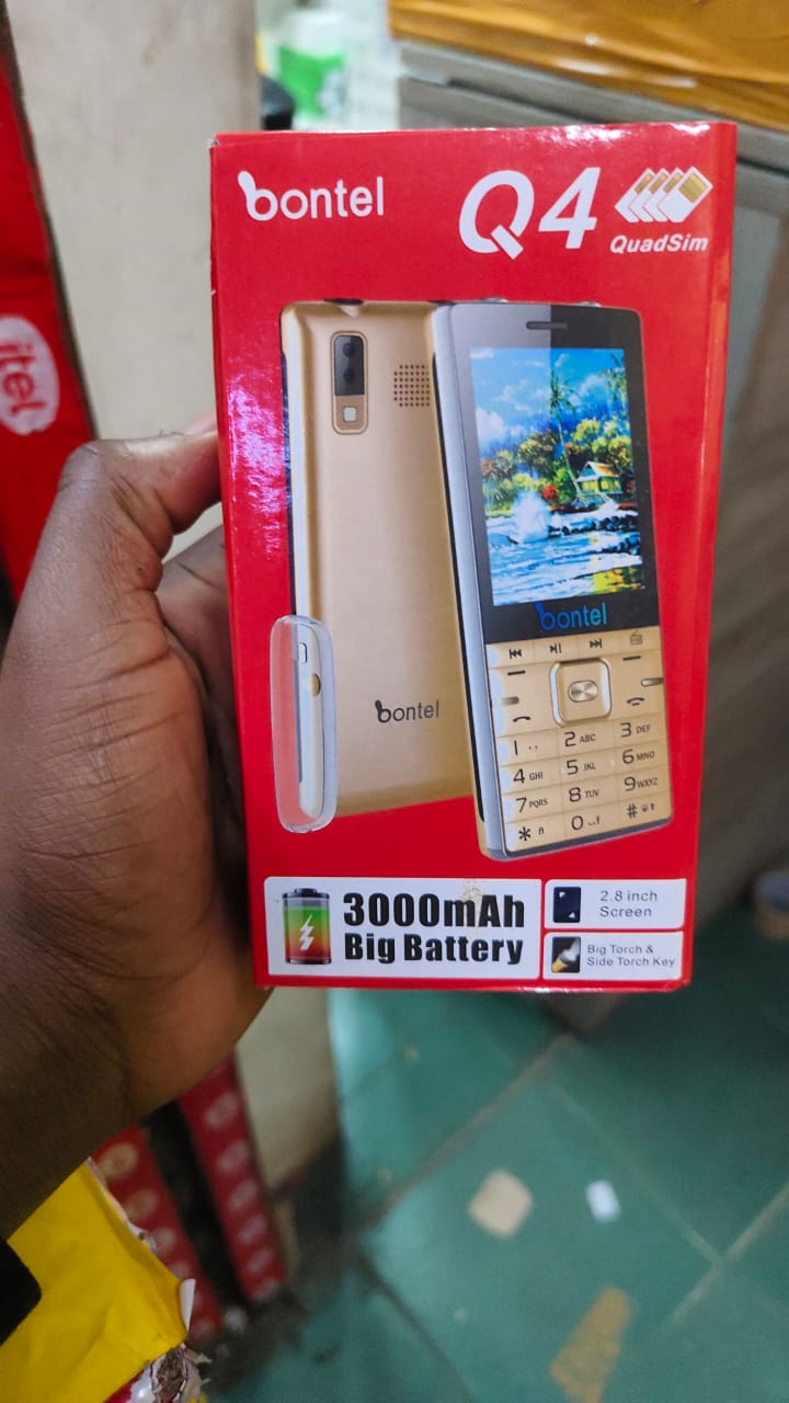BONTEL Q4 2.8 Inch Big Screen Display, 3000mAh Big Battery, 4 SIM Cards, 32MB RAM, Big Torch, FM Radio, 2G Enabled, Phonebook 2000 Contacts - Feature Phones