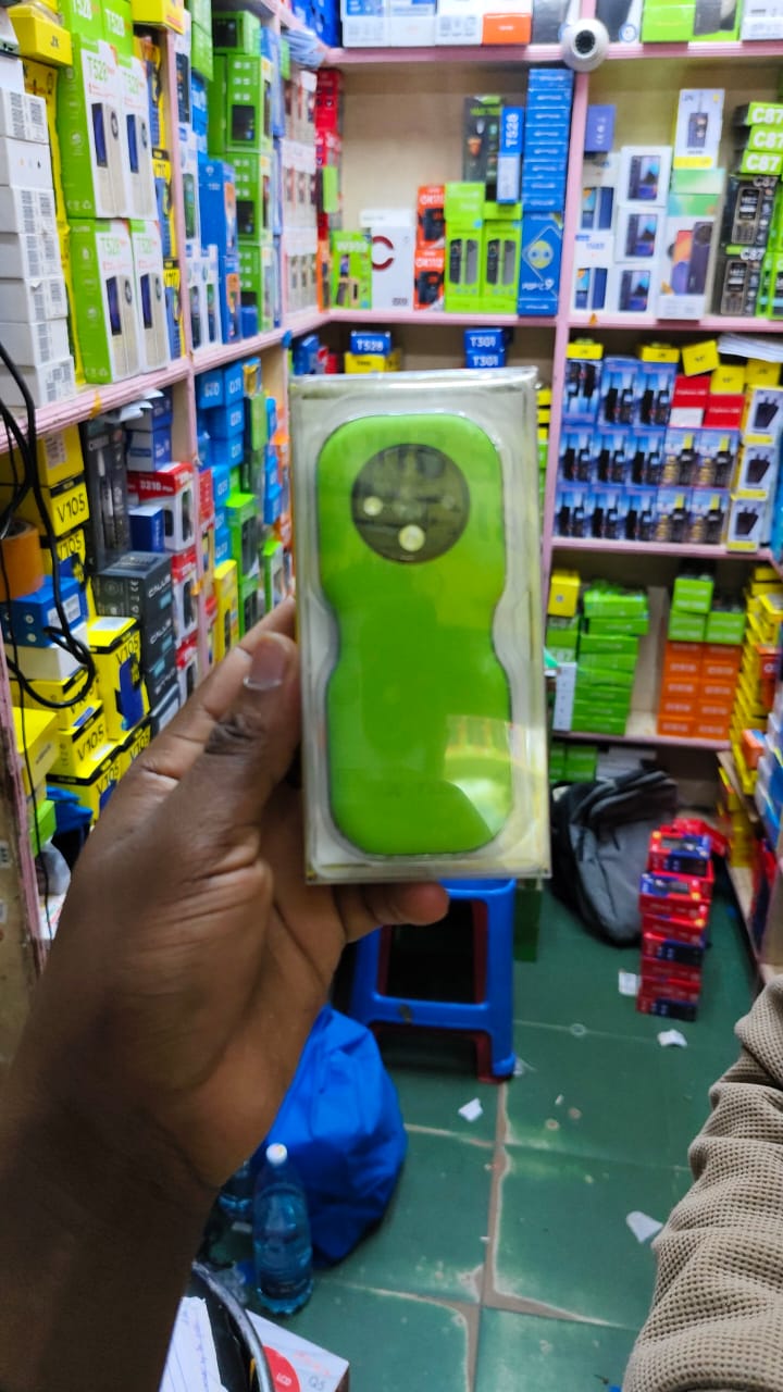 [NEW ARRIVALS]X-TIGI G80 2.0 Inch Big Screen Display, 1000mAh Big Battery, DUAL SIM Cards, 32MB RAM, Big Torch, FM Radio, 2G Enabled, Phonebook 2000 Contacts - Feature Phones