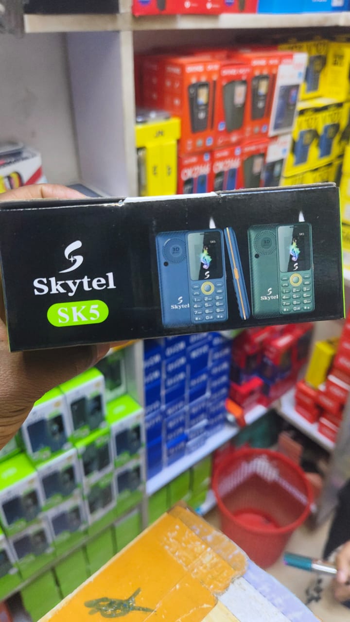 {NEW ARRIVALS}SKYTEL SK5 1.77" SCREEN DISPLAY DUAL SIM FEATURE PHONE 1150mAh BATTERY CAPACITY TYPE C CHARGING ,with MP3,MP4, Radio, Flash Torch ,big battery and camera feature phone