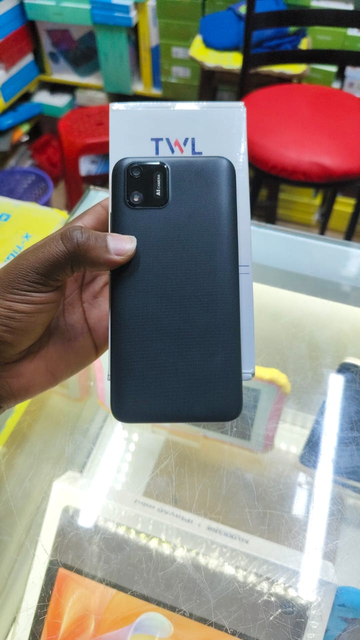 [NEW ARRIVAL!!!]TWL mobile S5521 ROM 64GB+4GB RAM 5.5''LCD SCREEN 5MP+2MP CAMERAS  2000mAh battery ANDROID go edition NETWORK CSM 800/900 WCDMA:B1/B5/B8 CPU SC9832E Quadcore SMARTPHONES