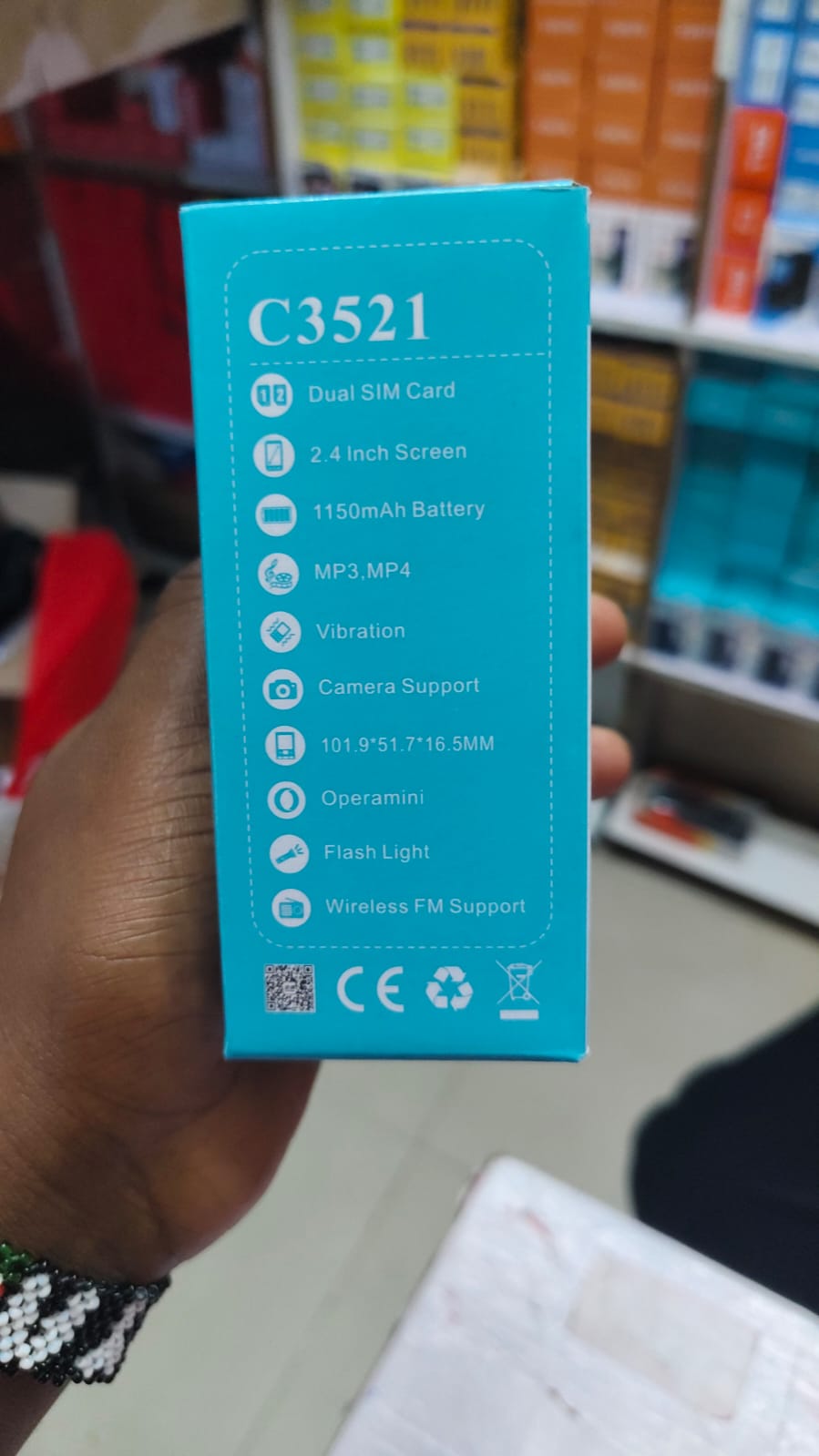 [NEW ARRIVALS!!]Kgtel C3521 Flip Flap Mobile Phone with Dual Sim GSM+GSM,2.4inch screen 1150mAh battery with flashlight vibration operamini wirelesss fm MP3/MP4 camera supported  featured phone