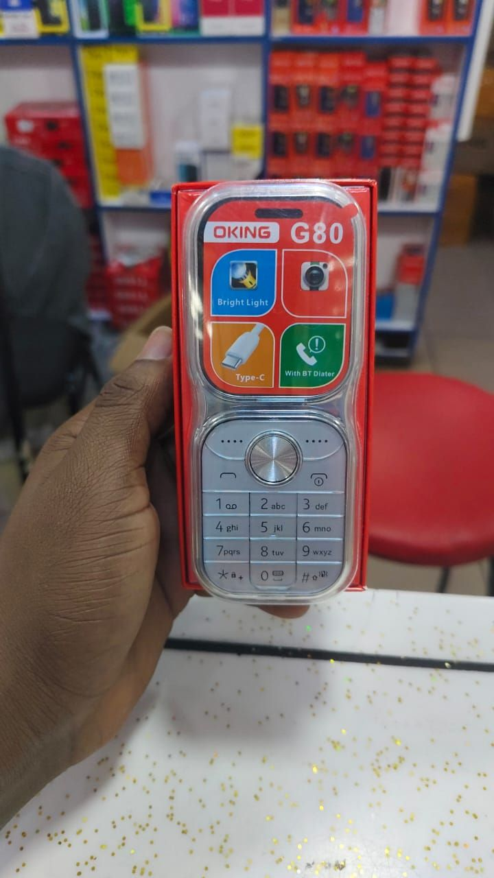 OKING OK-G80 2.0 Inch Big Screen Display, 1000mAh Big Battery, DUAL SIM Cards, 32MB RAM, Big Torch, FM Radio, 2G Enabled, Phonebook 2000 Contacts - WITH WIRELESS FM,PHONE LANYARD +COVER