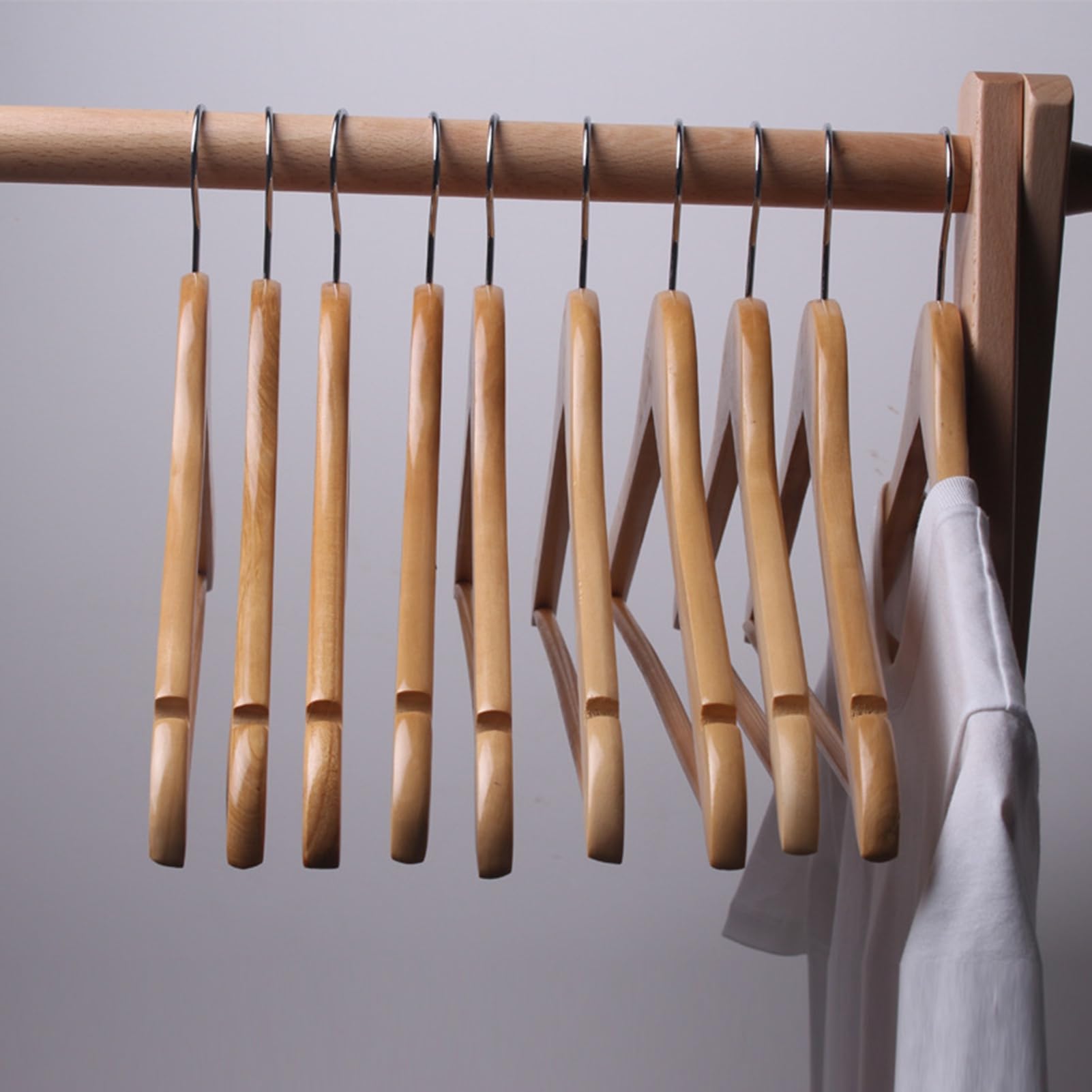 6Pcs set High grade plastic Clothes Hangers,  Sturdy Durable plastic Coat Suit Hangers, Closet plastic Hangers
Size: 43 × 23 cm