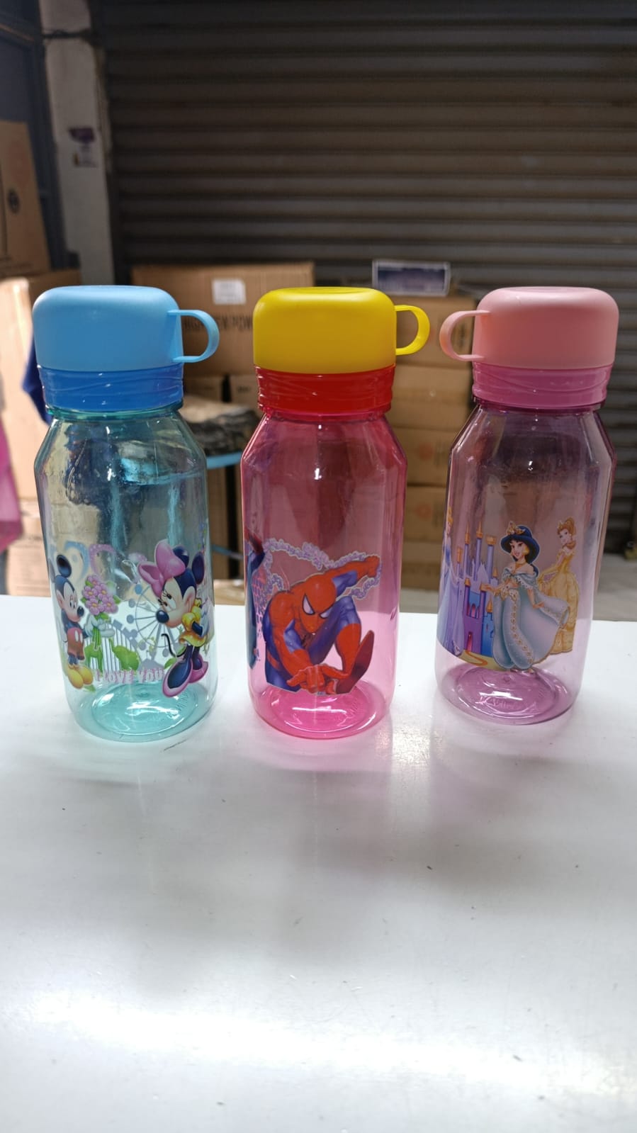 Disney Kids Water Bottles 650ml Minnie Mickey Mouse Cartoon Cups without Straw Captain Sport Bottles Girls Princess Feeding Cups                                                                       .